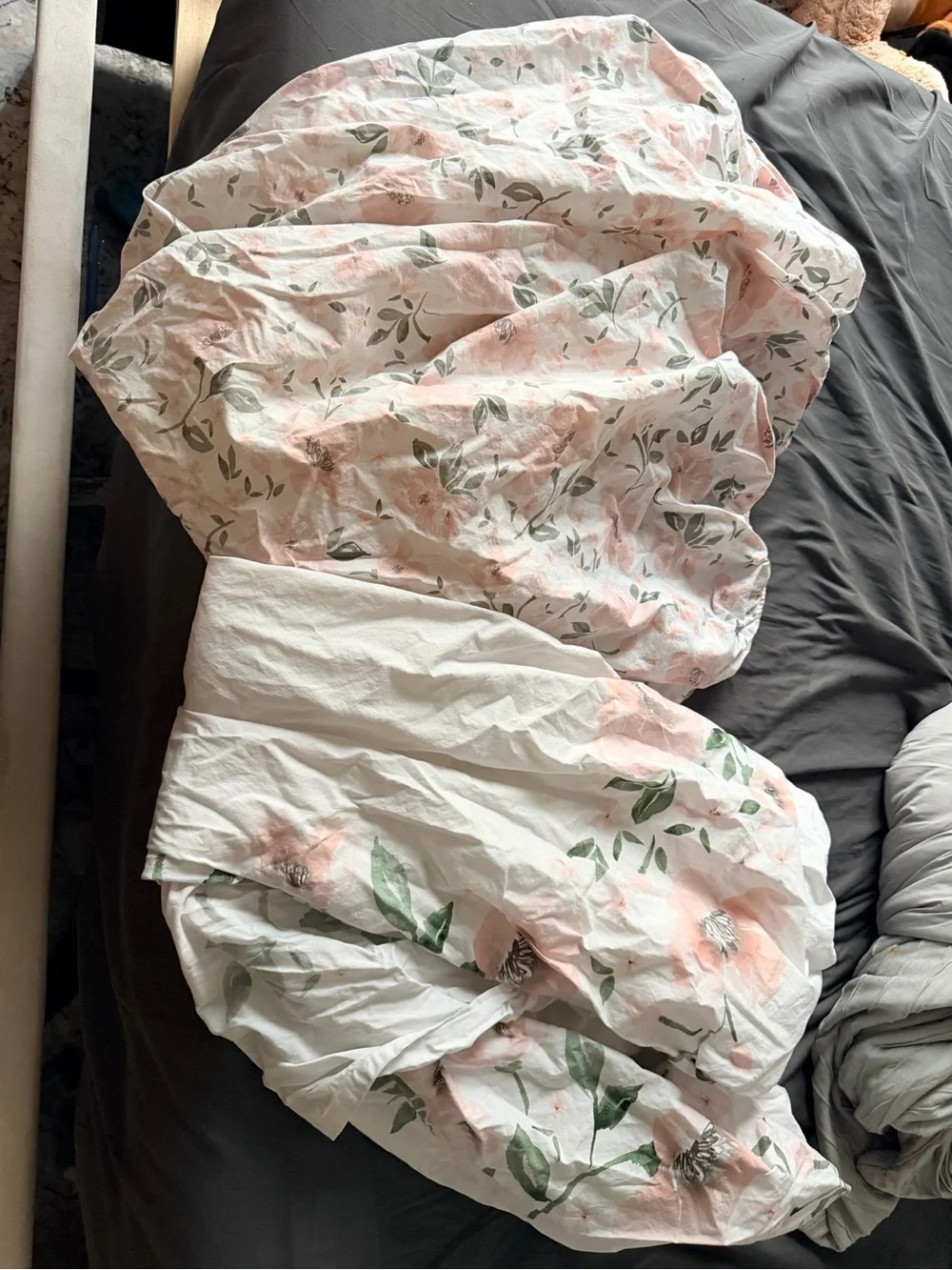 Pottery Barn crib Kids Pink and Green Floral Cotton Sheet Set